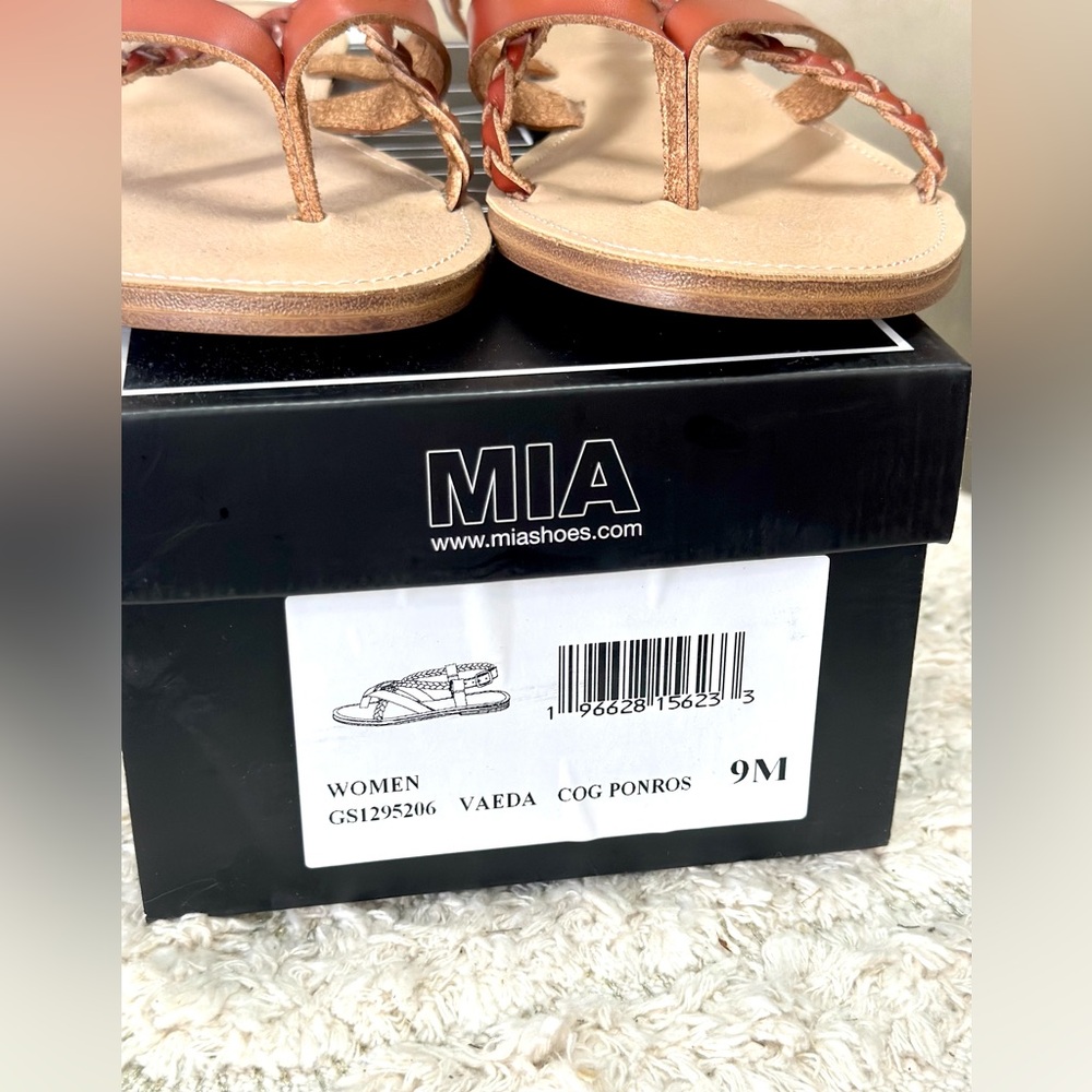 NWT MIA Vaeda Womens Strappy Thong Cognac Sandals Size 9 - Picture 8 of 8